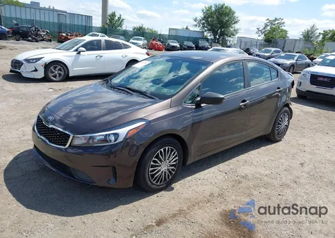 2018 Kia Forte Lx из США, поврежденный, VIN 3KPFK4A76JE167656